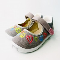 ZAPY MERCEDITAS DE LONA GRIS ESTAMPADO DE CORAZONES ZAPY MERCEDITAS DE LONA GRIS ESTAMPADO DE CORAZONES